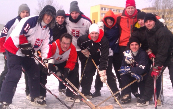 HOKEJ A LAKROS HOKEJ A LAKROS